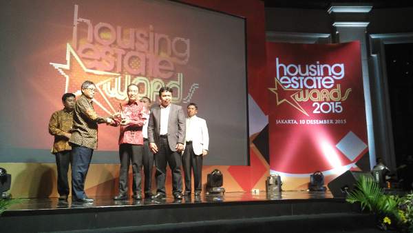 PT Bulan Terang Utama menerima Penghargaan HousingEstate Awards sebagai 